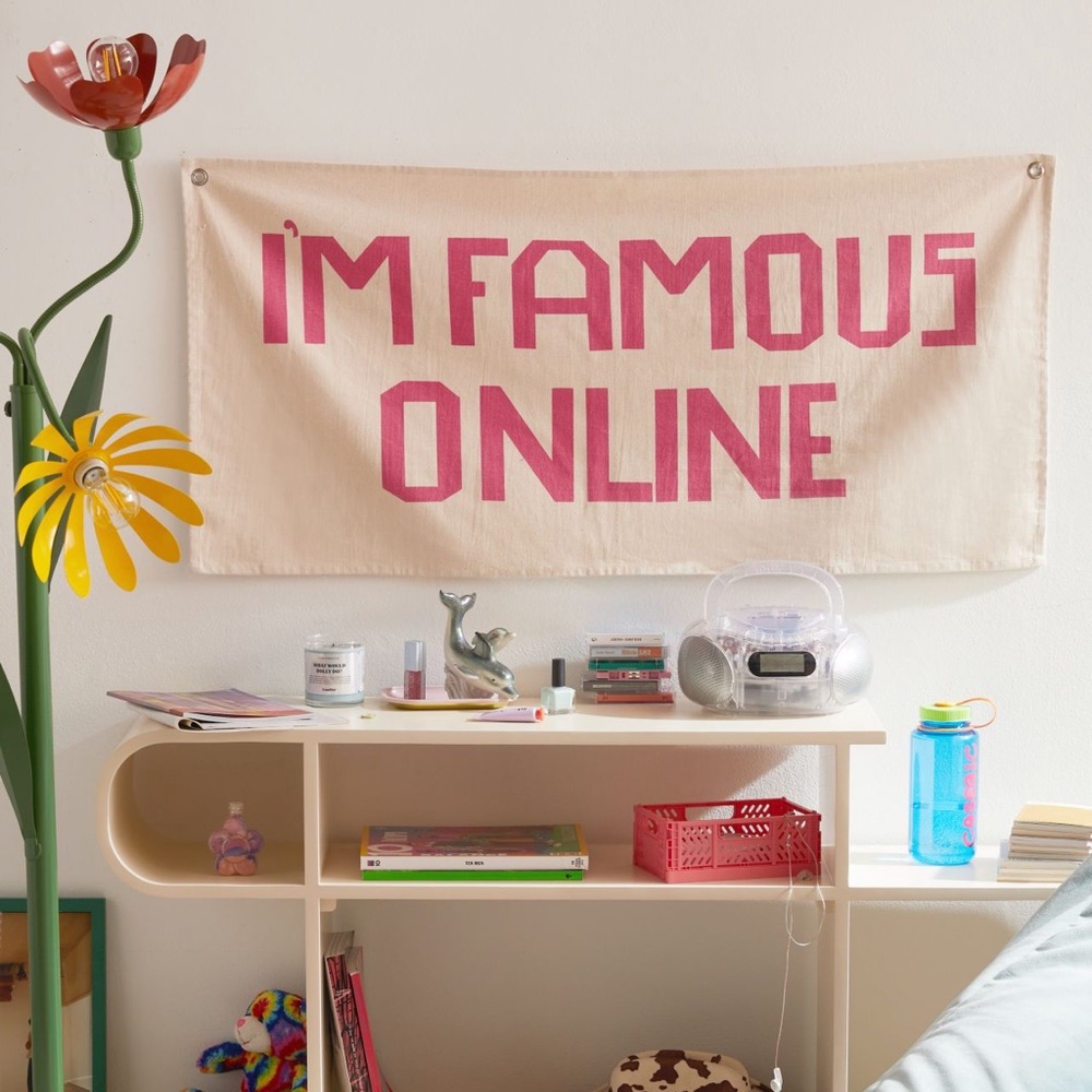 I’m Famous Online Tapestry